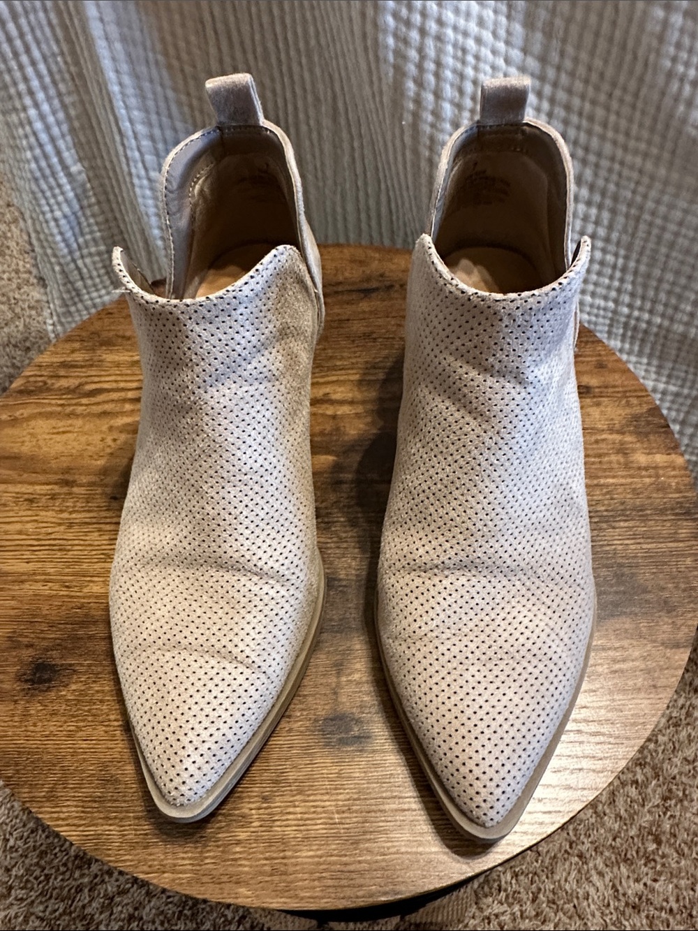 Universal Thread Womens Taupe Perforated Pointed Toe Ankle Booties